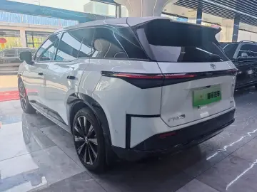 2026 Toyota bZ3X с пробегом 8 100 км