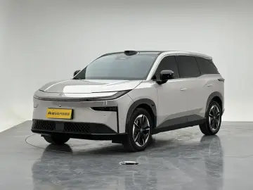 2025 Toyota bZ3X с пробегом 10 100 км