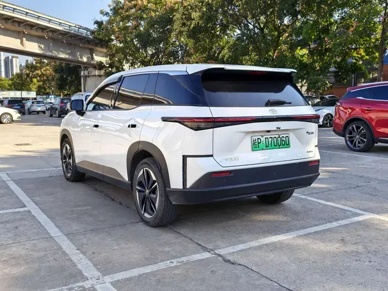 2025 Toyota bZ3X с пробегом 36 000 км