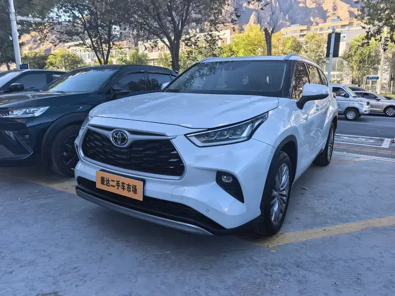 2022 Toyota Highlander с пробегом 73 300 км