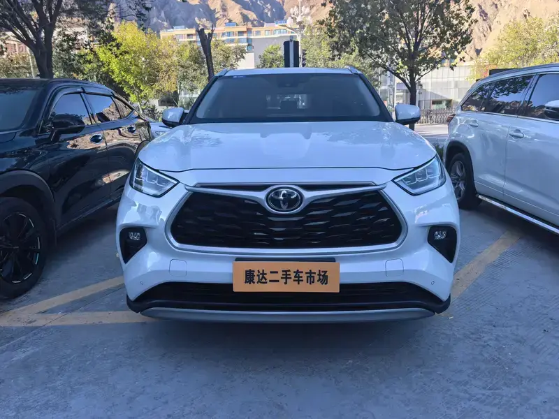 2022 Toyota Highlander с пробегом 73 300 км