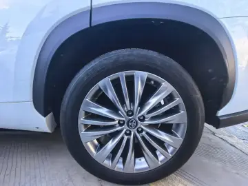 2022 Toyota Highlander с пробегом 73 300 км