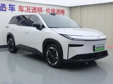 2025 Toyota bZ3X с пробегом 100 км