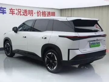 2025 Toyota bZ3X с пробегом 100 км