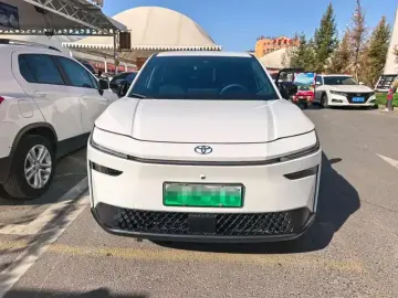 2025 Toyota bZ3X с пробегом 5 000 км