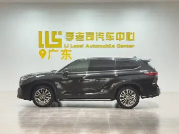 2022 Toyota Highlander с пробегом 33 000 км