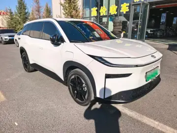 2025 Toyota bZ3X с пробегом 5 000 км