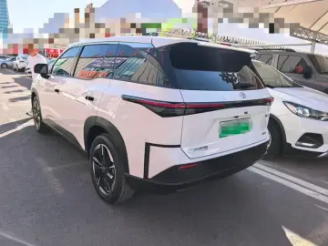 2025 Toyota bZ3X с пробегом 5 000 км