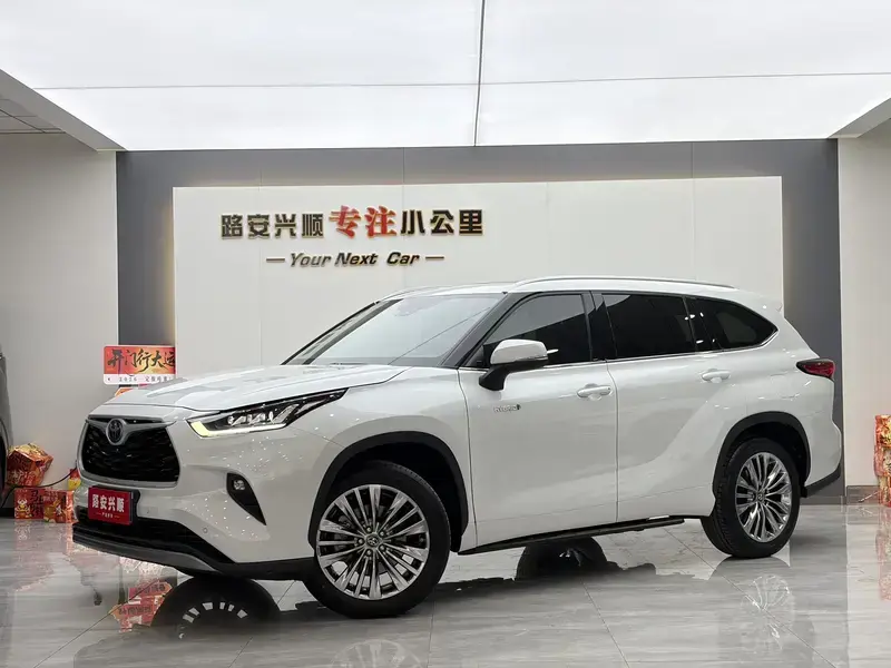 2022 Toyota Highlander с пробегом 42 000 км