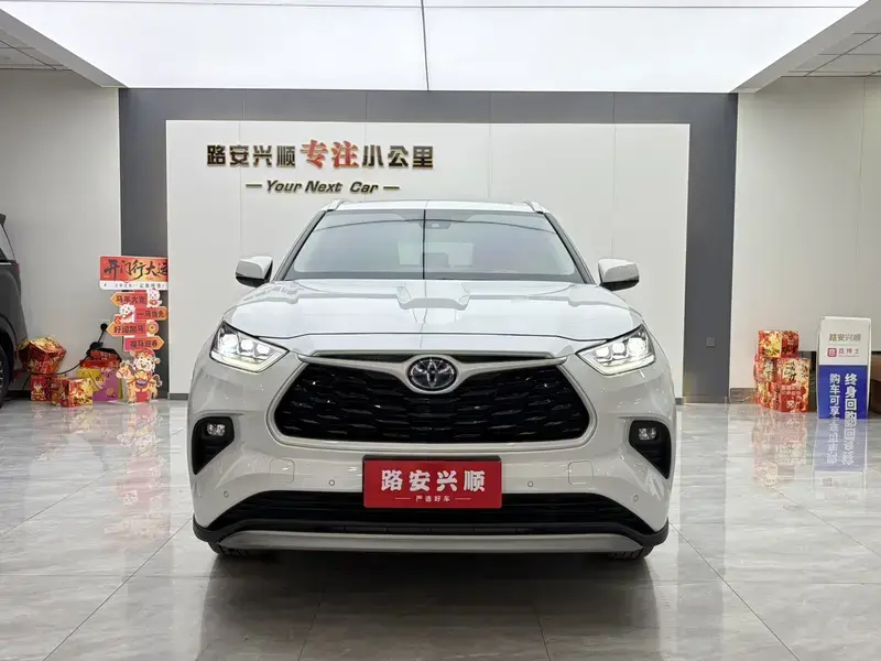 2022 Toyota Highlander с пробегом 42 000 км