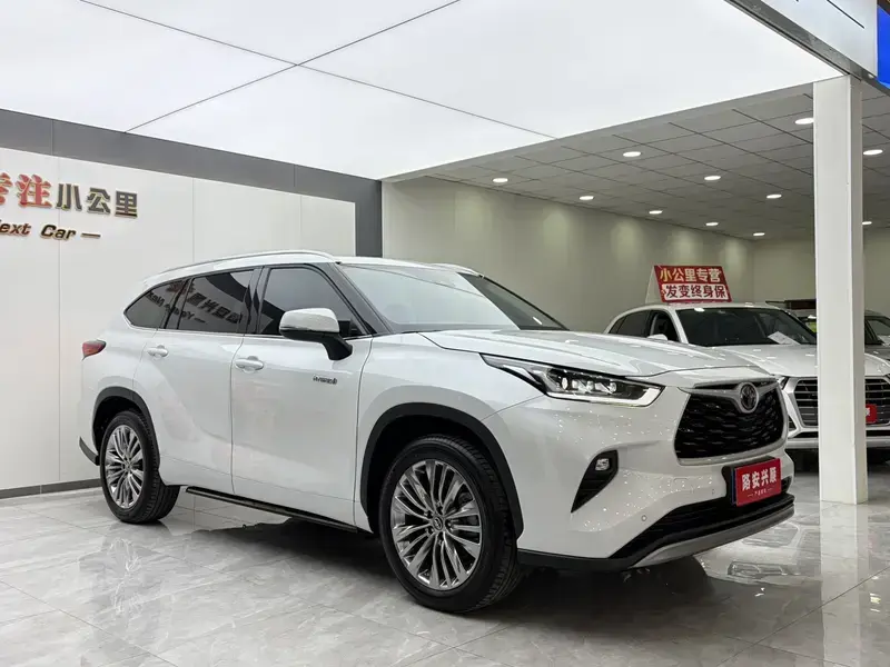 2022 Toyota Highlander с пробегом 42 000 км