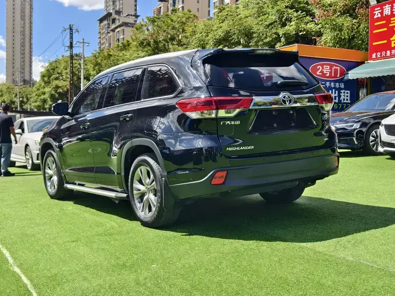 2021 Toyota Highlander с пробегом 40 000 км