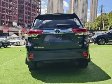 2021 Toyota Highlander с пробегом 40 000 км