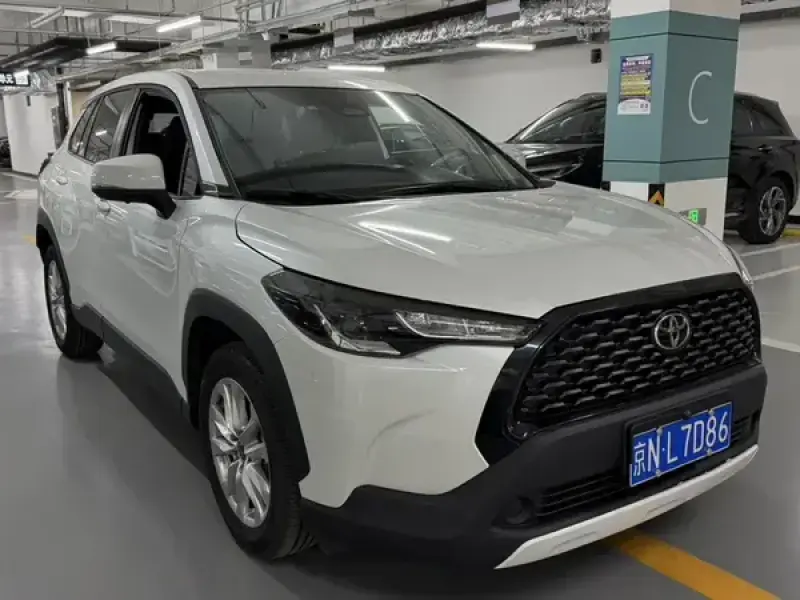 2024 Toyota Corolla Cross с пробегом 14 000 км