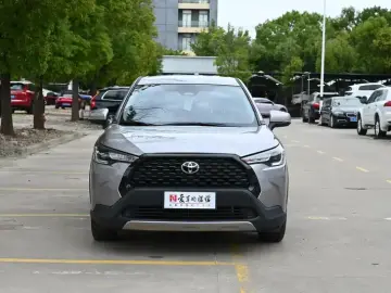 2024 Toyota Corolla Cross с пробегом 15 000 км