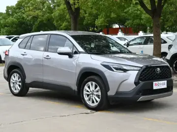 2024 Toyota Corolla Cross с пробегом 15 000 км