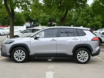 2024 Toyota Corolla Cross с пробегом 15 000 км