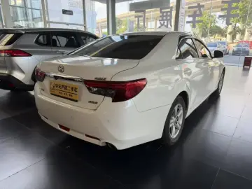 2013 Toyota Reiz с пробегом 187 000 км
