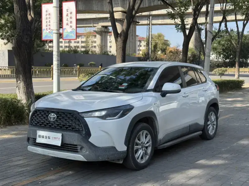 2024 Toyota Corolla Cross с пробегом 21 000 км