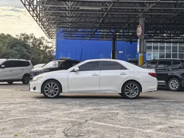 2013 Toyota Reiz с пробегом 154 000 км