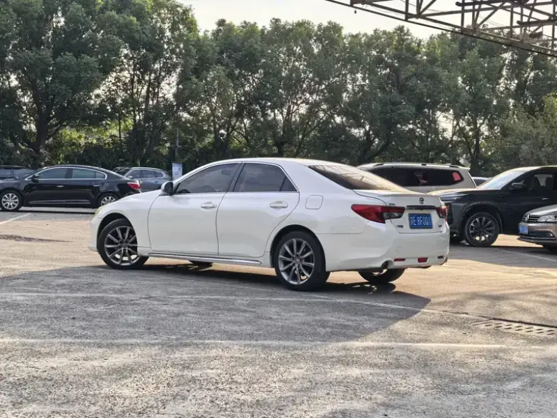 2013 Toyota Reiz с пробегом 154 000 км