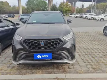 2023 Toyota Crown Kluger с пробегом 17 000 км