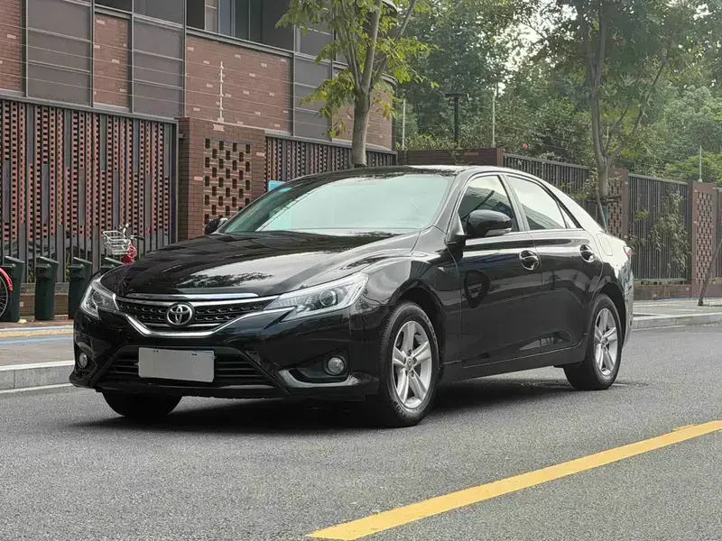 2013 Toyota Reiz с пробегом 52 700 км