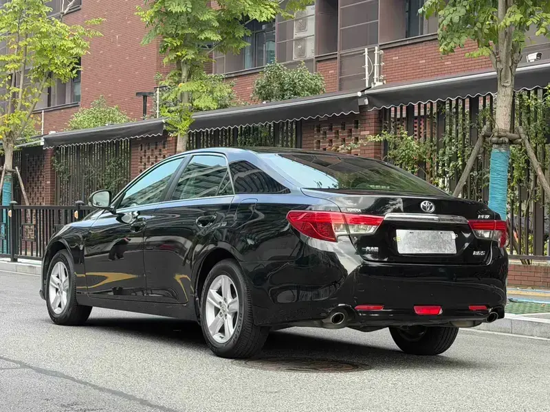 2013 Toyota Reiz с пробегом 52 700 км