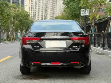 2013 Toyota Reiz с пробегом 52 700 км