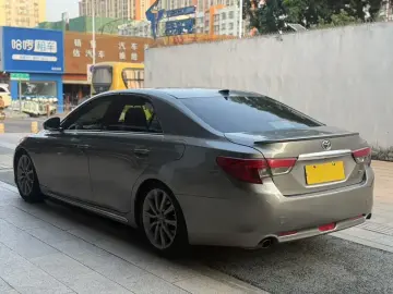 2013 Toyota Reiz с пробегом 140 000 км
