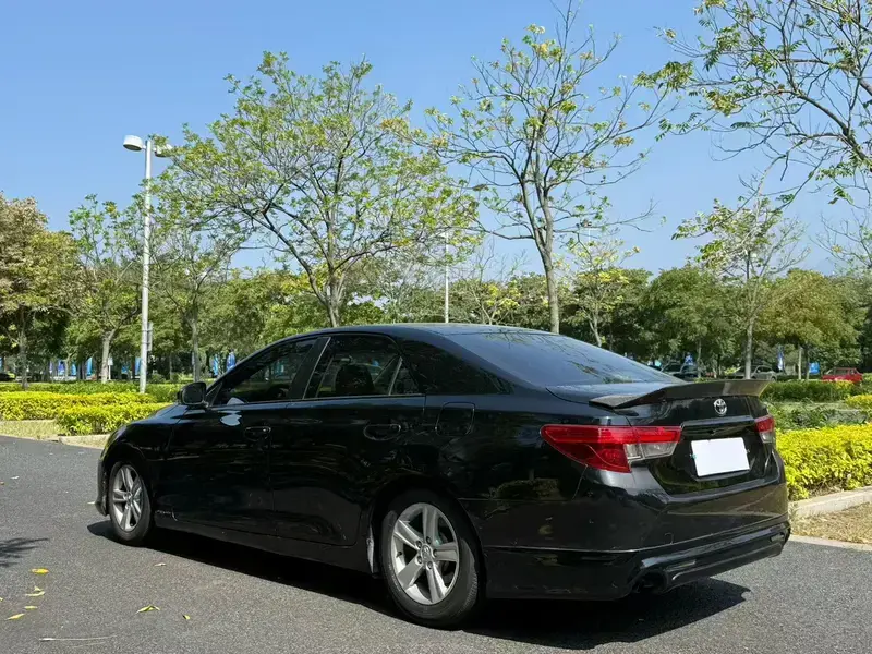 2013 Toyota Reiz с пробегом 160 000 км