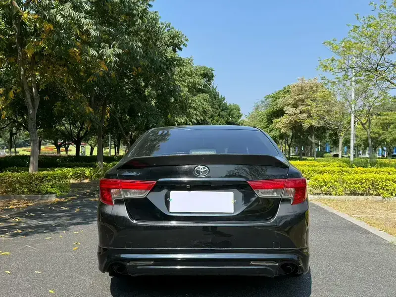 2013 Toyota Reiz с пробегом 160 000 км