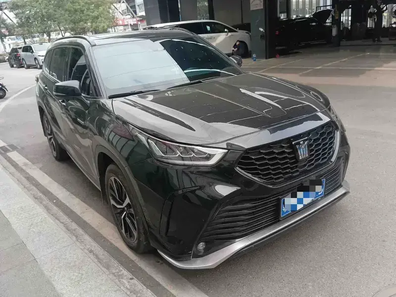 2024 Toyota Crown Kluger с пробегом 40 000 км