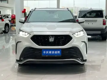 2024 Toyota Crown Kluger с пробегом 43 000 км