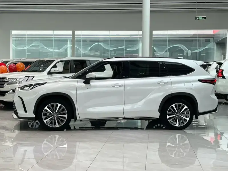 2024 Toyota Crown Kluger с пробегом 43 000 км