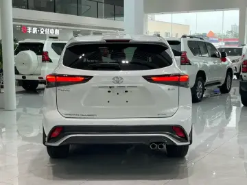 2024 Toyota Crown Kluger с пробегом 43 000 км