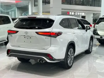 2024 Toyota Crown Kluger с пробегом 43 000 км