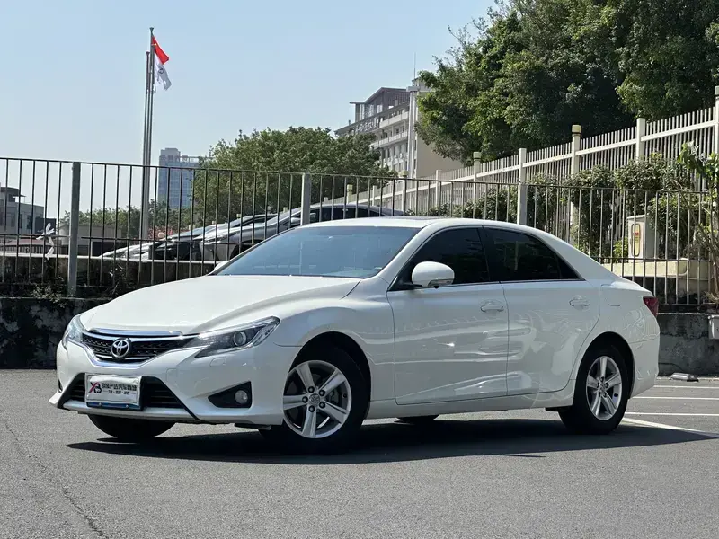 2013 Toyota Reiz с пробегом 47 000 км