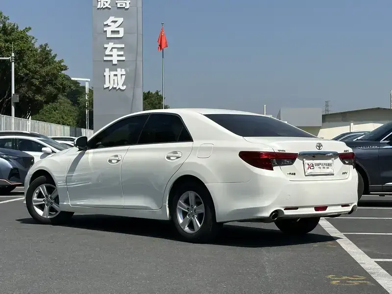 2013 Toyota Reiz с пробегом 47 000 км