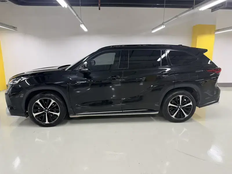 2023 Toyota Crown Kluger с пробегом 46 500 км