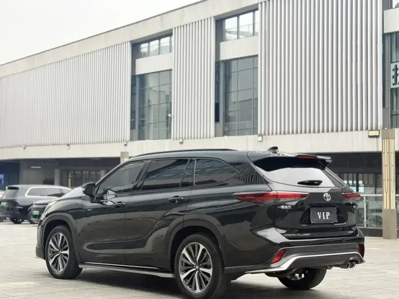 2024 Toyota Crown Kluger с пробегом 45 000 км