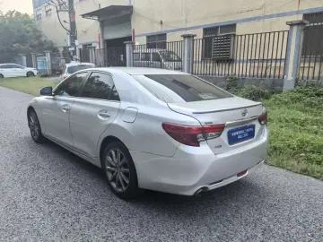 2013 Toyota Reiz с пробегом 190 000 км