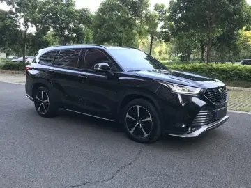 2022 Toyota Crown Kluger с пробегом 134 000 км