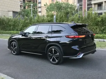 2022 Toyota Crown Kluger с пробегом 134 000 км