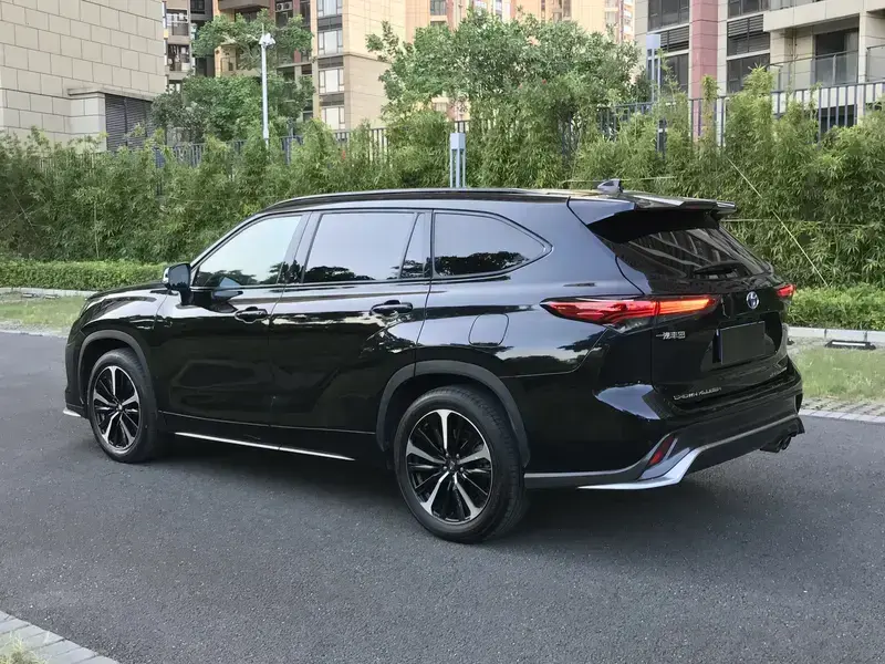 2022 Toyota Crown Kluger с пробегом 134 000 км