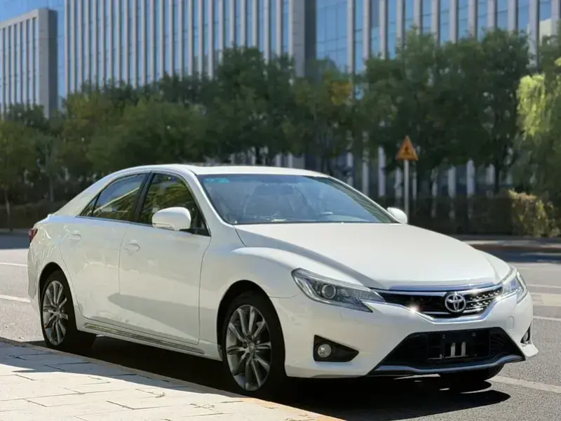 2013 Toyota Reiz с пробегом 76 000 км