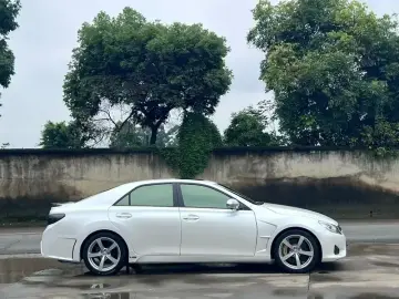 2013 Toyota Reiz с пробегом 70 000 км