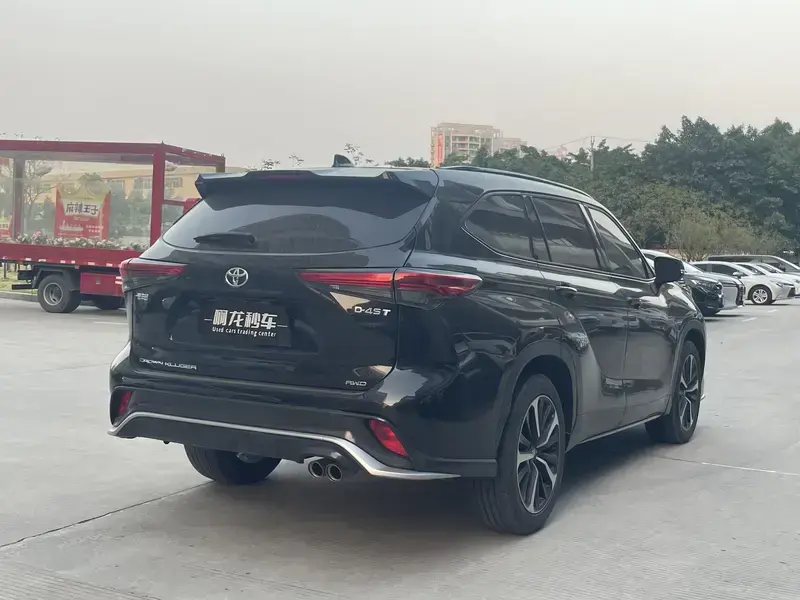 2022 Toyota Crown Kluger с пробегом 59 000 км