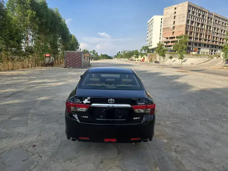 2013 Toyota Reiz с пробегом 89 000 км