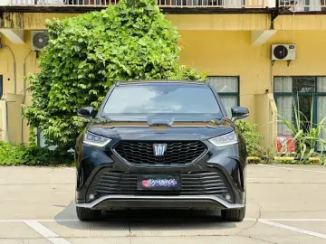 2023 Toyota Crown Kluger с пробегом 37 000 км